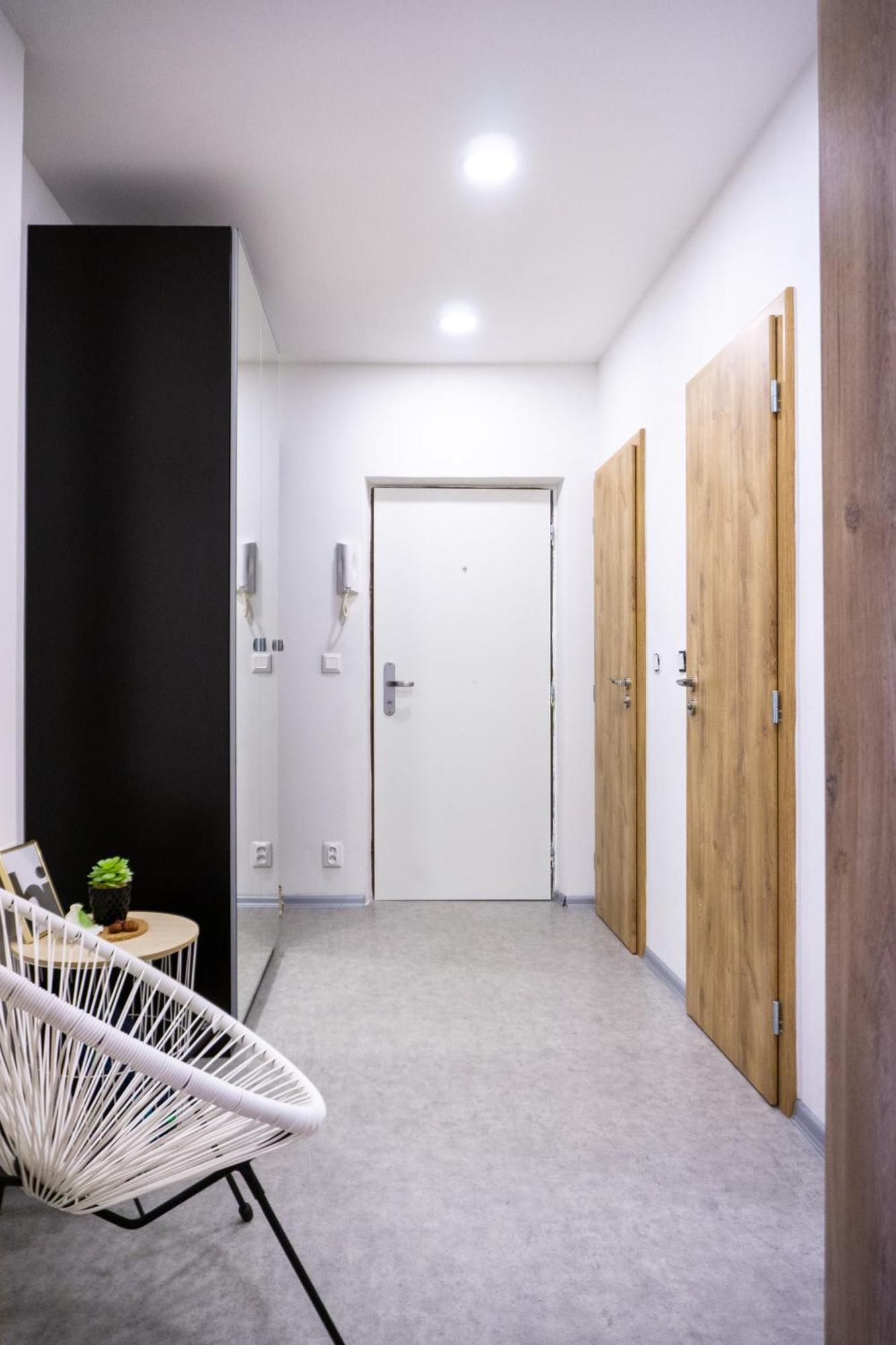Apartamento Jana's Wow Apt, 2br, Metro Next Door, Near The Airport Praga