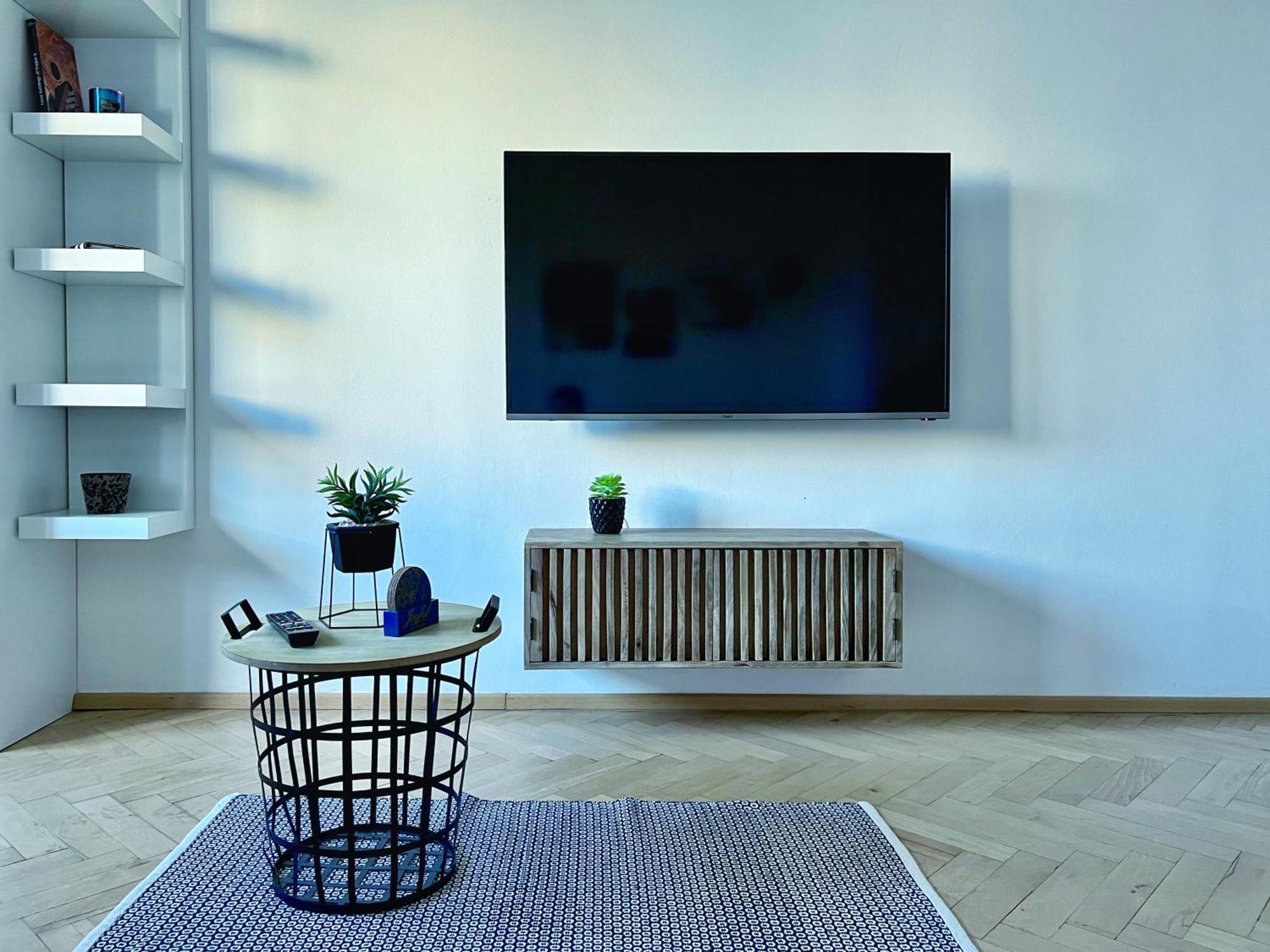 Apartamento Jana's Wow Apt, 2br, Metro Next Door, Near The Airport *